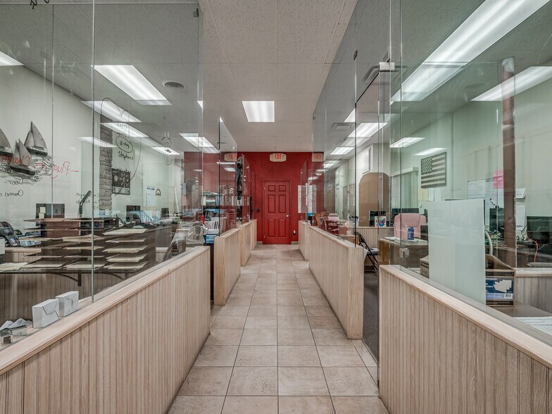 More Photos Of 3730-3732 N MacArthur Blvd, Warr Acres Showroom For Sale