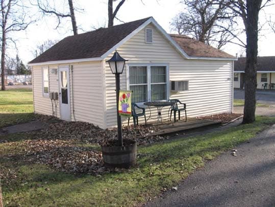 More Photos Of 895 E Highway 10, Detroit Lakes Hotel For Sale