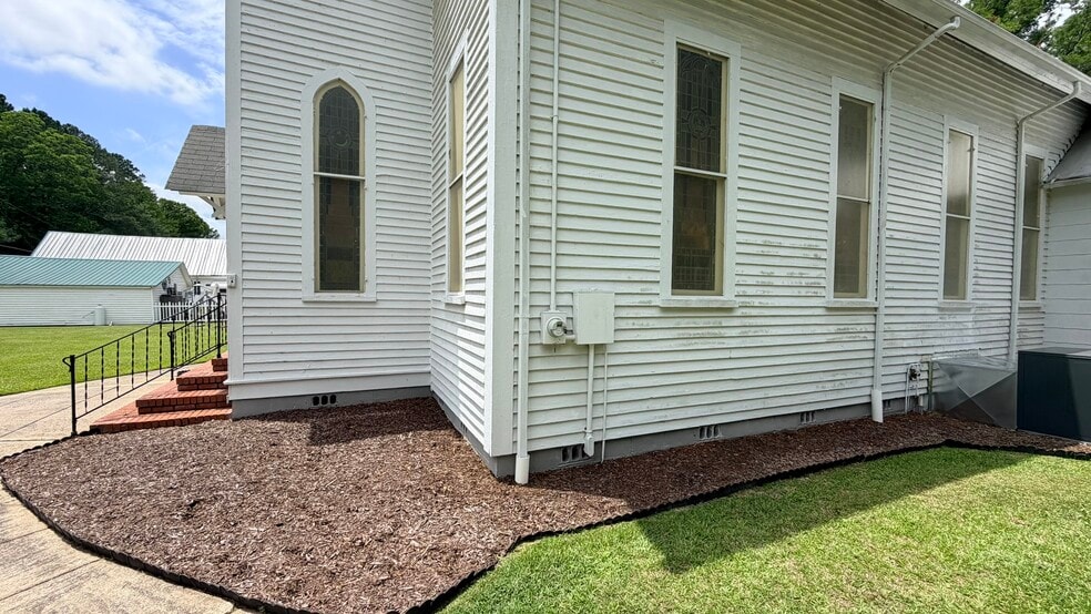 More Photos Of 206 Buncombe St, Roper Religious Facility For Sale