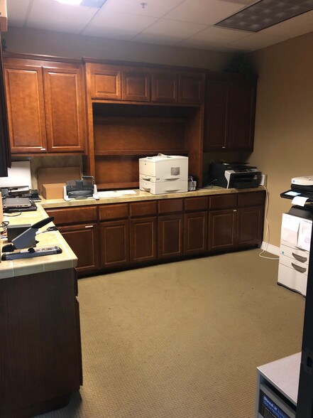 More Photos Of 1322 Blue Oaks Blvd, Roseville Office For Lease