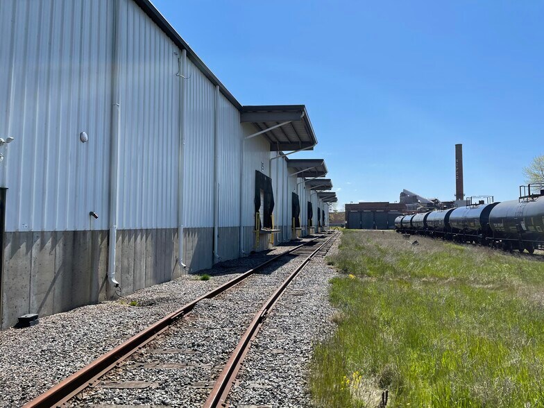 More Photos Of 100 Wisconsin River Dr, Port Edwards Distribution For Sale