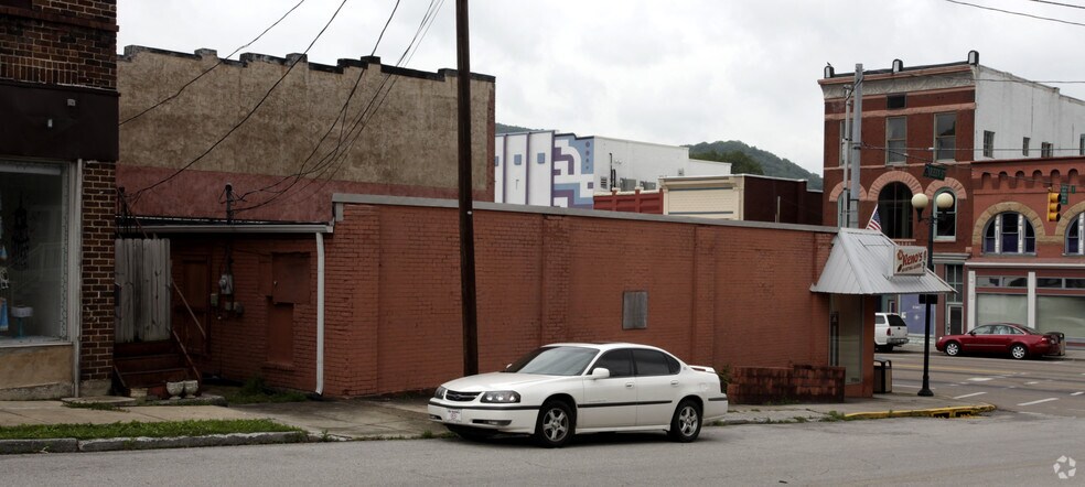 More Photos Of 430 N Roane St, Harriman Storefront For Sale