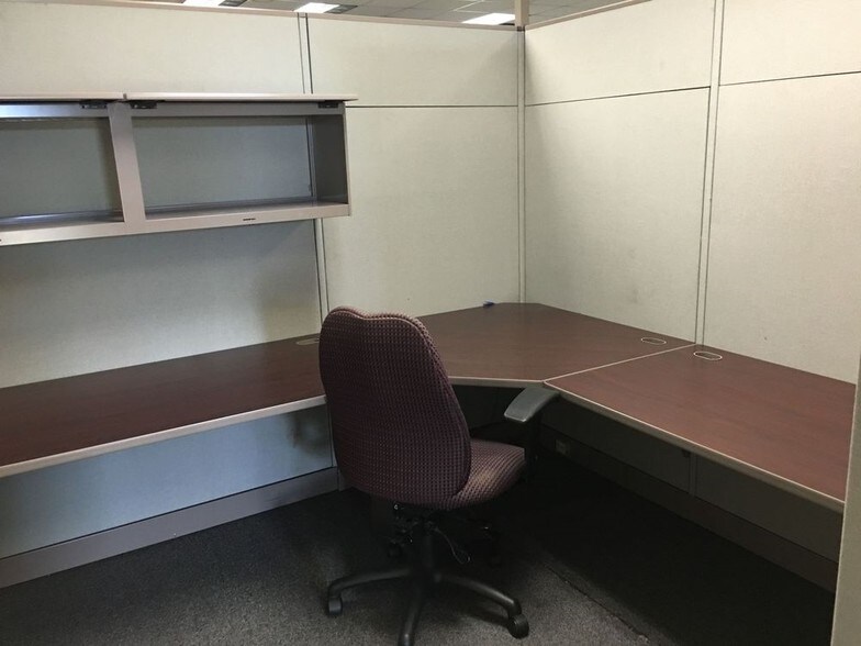 More Photos Of 4444 American Way, Baton Rouge Office For Sale