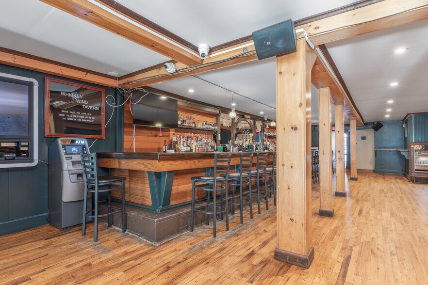 More Photos Of 30-32 Front St, Greenport Storefront Retail Residential For Sale