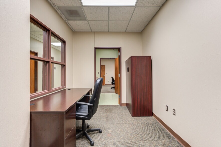 More Photos Of 3802-3806 Interstate 27, Lubbock Office For Sale