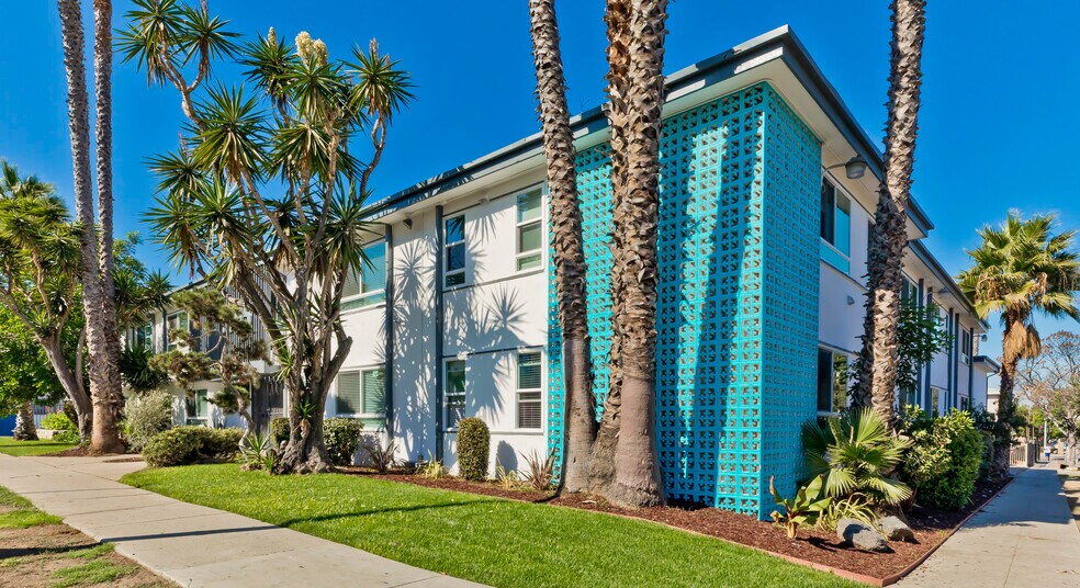 More Photos Of 5005 August St, Los Angeles Apartments For Sale