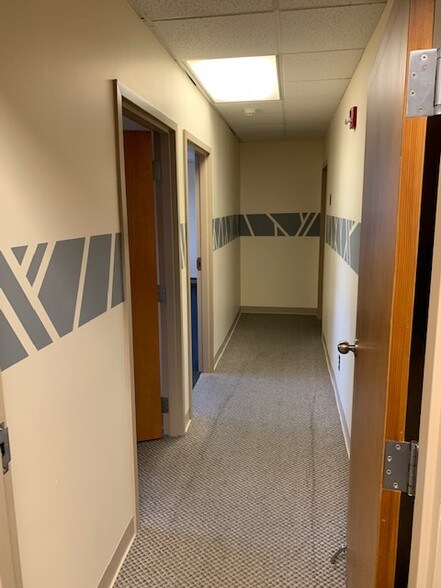 More Photos Of 1000 Executive Parkway Dr, Creve Coeur Office For Lease