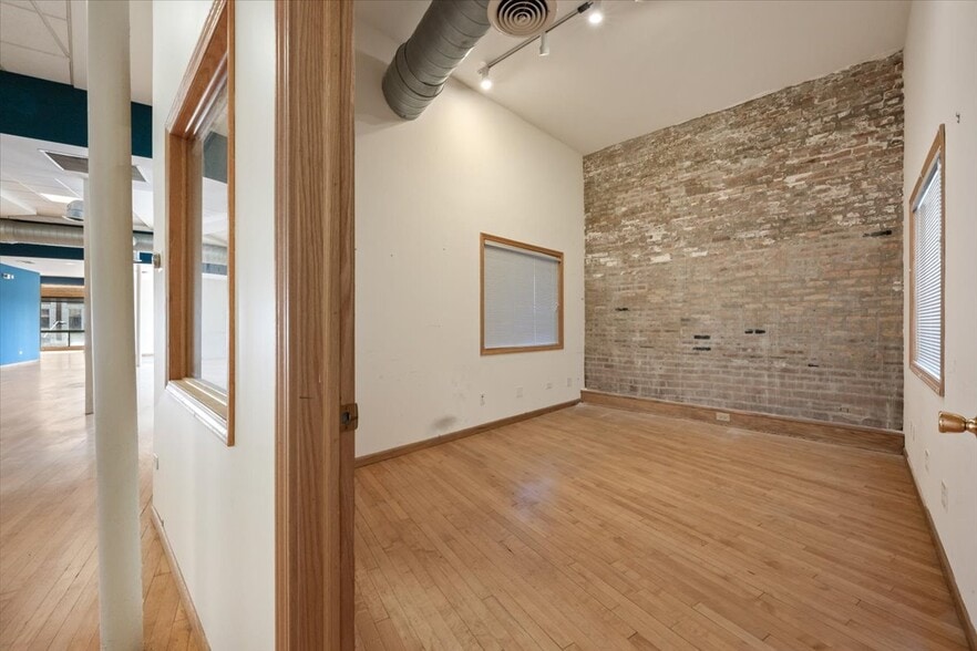 More Photos Of 7321 Madison St, Forest Park Restaurant For Sale