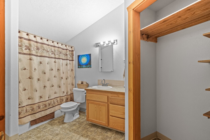 More Photos Of 302 Berger St, Riggins Apartments For Sale