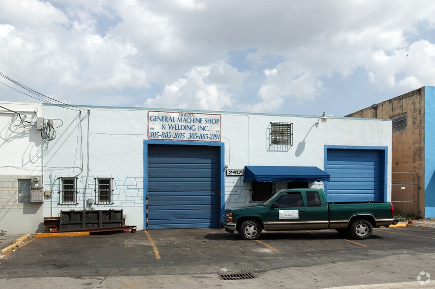 Primary Photo Of 2417 W 8th Ln, Hialeah Warehouse For Sale