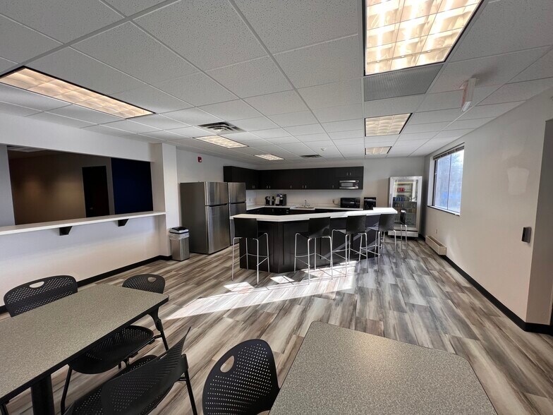 More Photos Of 11 Pinchot Ct, Amherst Medical For Lease