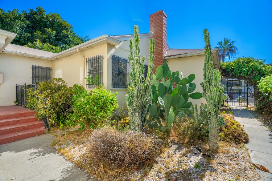 More Photos Of 2011 S Shenandoah St, Los Angeles Apartments For Sale