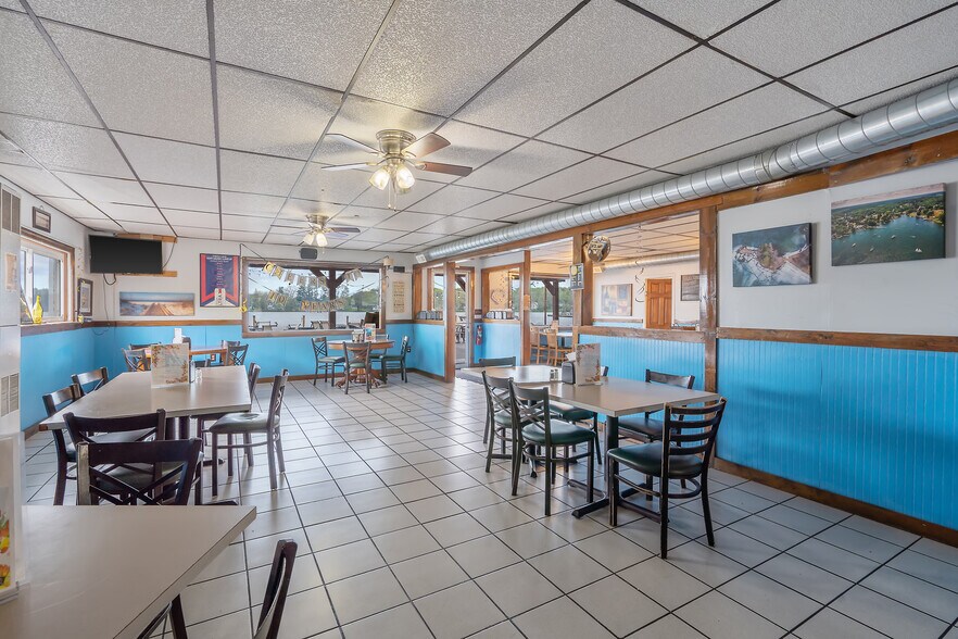 More Photos Of 356 King St, Fair Haven Marina For Sale