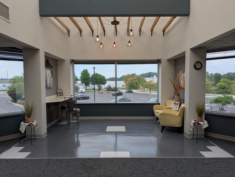 More Photos Of 258 Corporate Dr, Madison Office For Lease