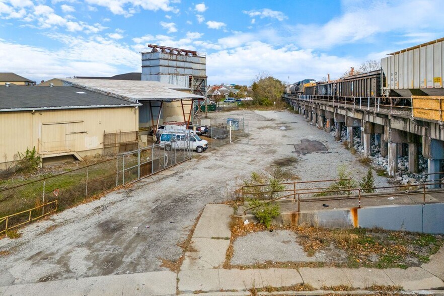 More Photos Of 335 Baxter Ave, Louisville Warehouse For Lease