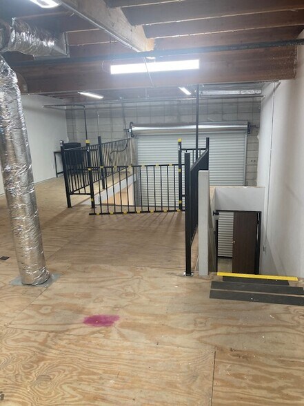 More Photos Of 4848 Colt St, Ventura Manufacturing For Sale