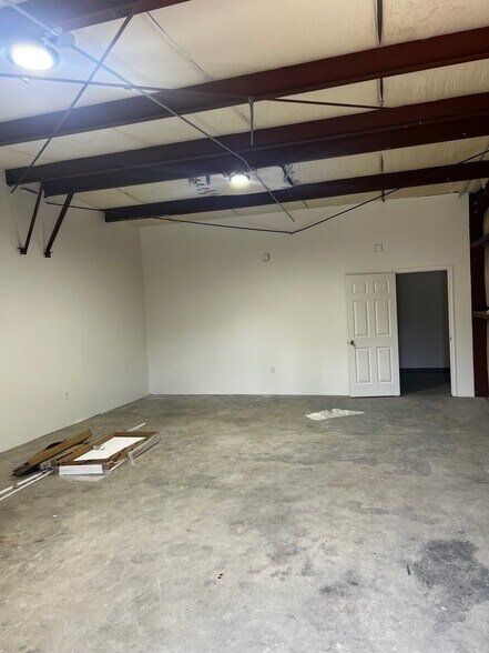 More Photos Of 6406 Stuebner Airline Rd, Houston Warehouse For Sale
