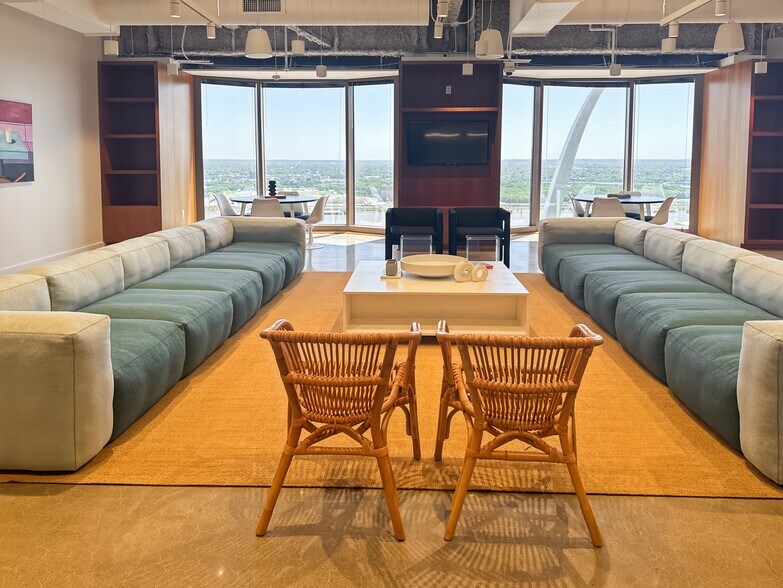 More Photos Of 211 N Broadway, Saint Louis Coworking Space