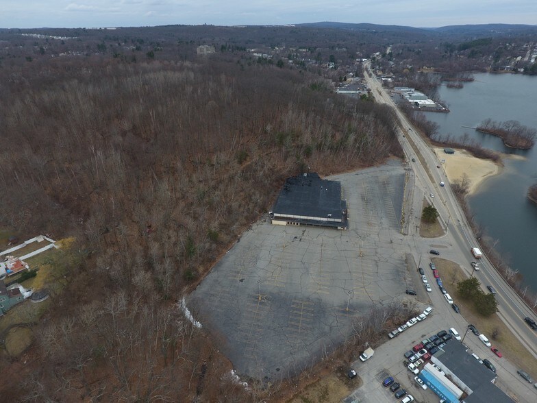 More Photos Of 195 Mill St, Worcester Supermarket For Sale