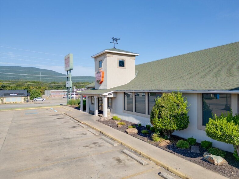 More Photos Of 2103 N Broadway, Poteau General Retail For Sale