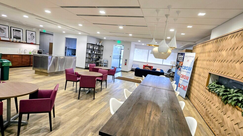 More Photos Of 355 Business Center Dr, Horsham Township Office For Sale