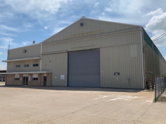 Primary Photo Of 825 S Loop Fwy W, Houston Light Manufacturing For Lease