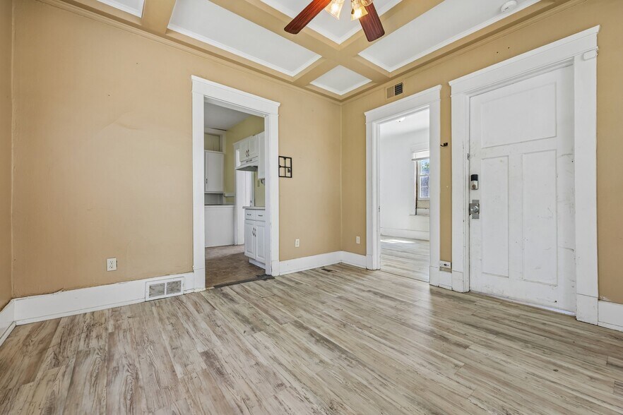 More Photos Of 2710-2712 17th St, Racine Storefront Retail Residential For Sale