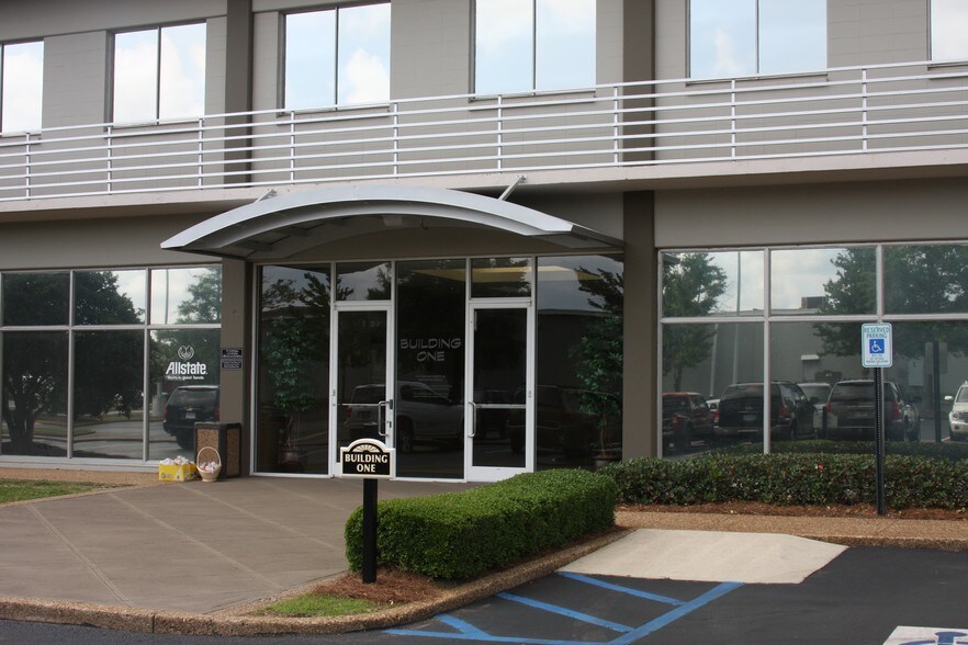 More Photos Of 3929 Airport Blvd, Mobile Office For Lease