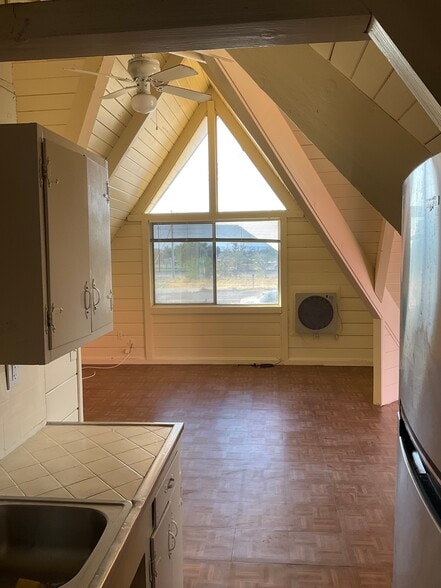 More Photos Of 25567 Main St, Barstow Multifamily For Sale