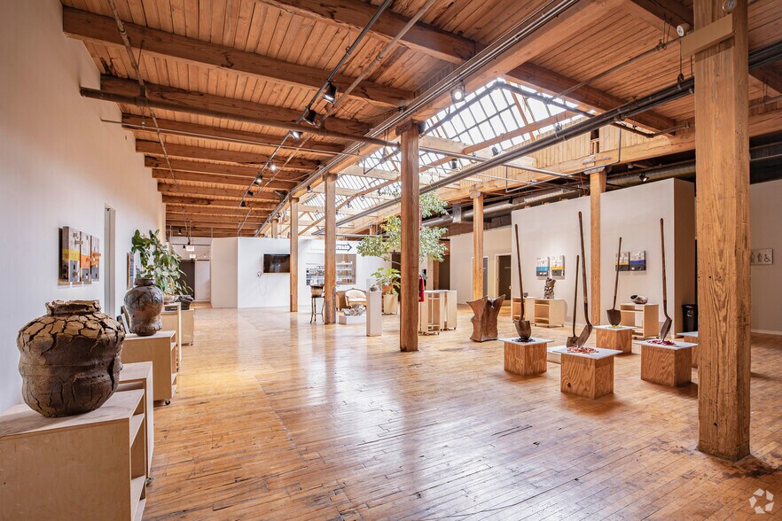 More Photos Of 1200 W 35th St, Chicago Coworking Space