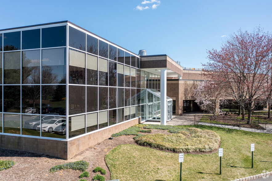 Primary Photo Of 3000 Eastpark Blvd, Cranbury Research And Development For Lease