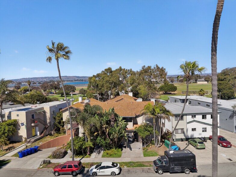More Photos Of 4930 W Point Loma Blvd, San Diego Apartments For Sale