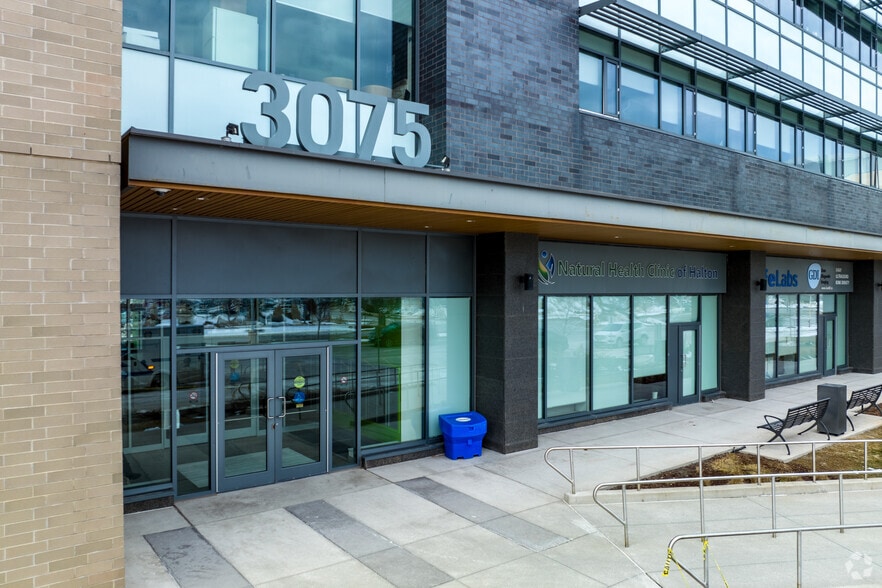 More Photos Of 3075 Hospital Gate, Oakville Medical For Lease