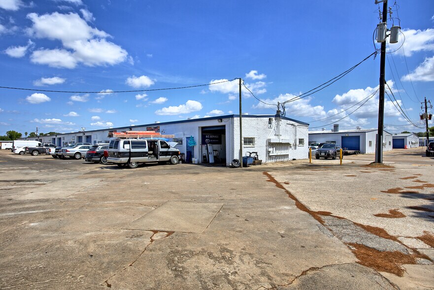 More Photos Of 15502 Old Galveston Rd, Webster Light Manufacturing For Lease