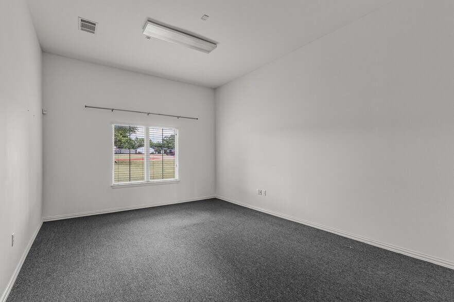 More Photos Of 905 Trophy Club Dr, Trophy Club Office For Lease
