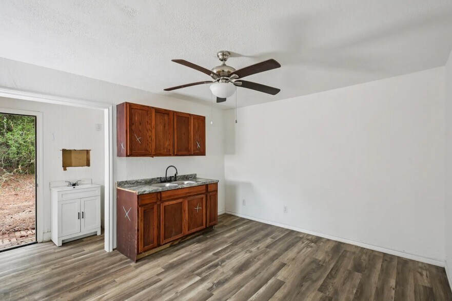 More Photos Of 242 Bishop, Livingston Apartments For Sale