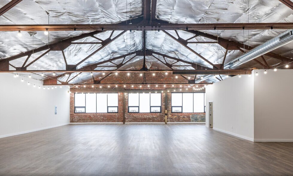 More Photos Of 2446-50 Germantown Ave, Philadelphia Flex For Sale