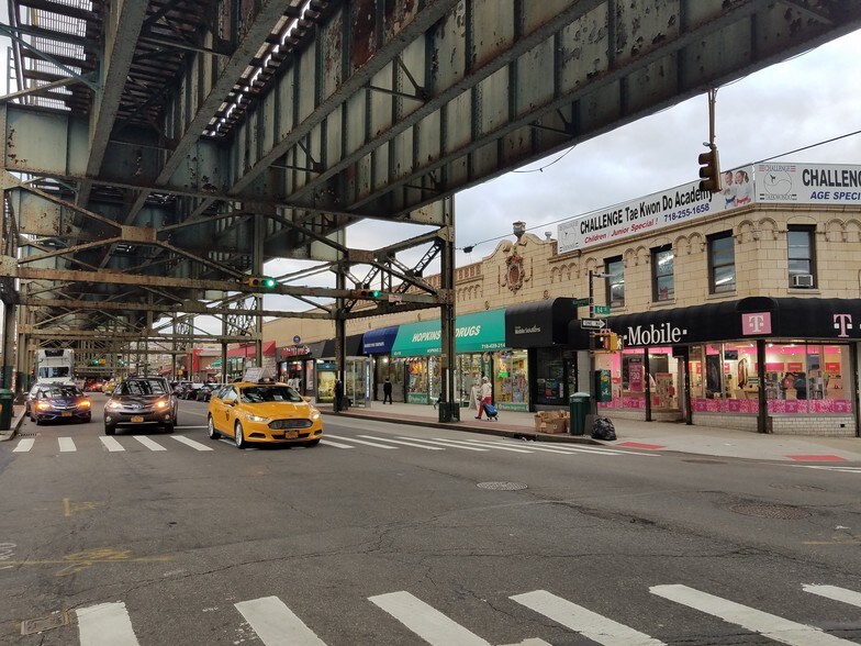 More Photos Of 6314 Roosevelt Ave, Woodside Bar For Sale