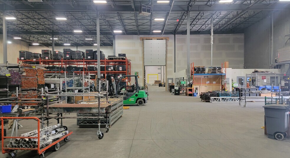 More Photos Of 1725 Coast Meridian Rd, Port Coquitlam Distribution For Lease