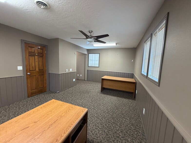 More Photos Of 730 W 21st St, South Sioux City Self Storage For Lease