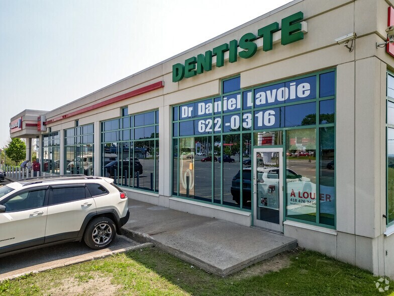 More Photos Of 1440 Boul Louis-XIV, Québec Drugstore For Lease