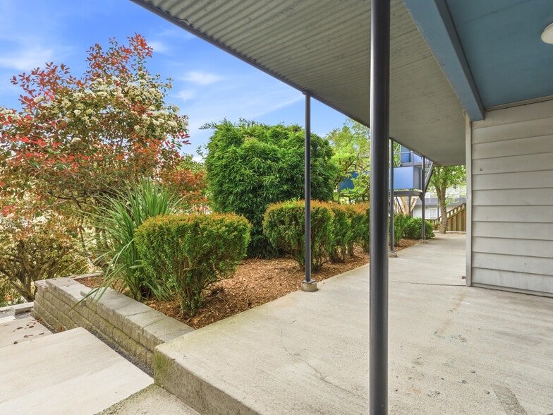 More Photos Of 2629 14th Ave W, Seattle Apartments For Sale