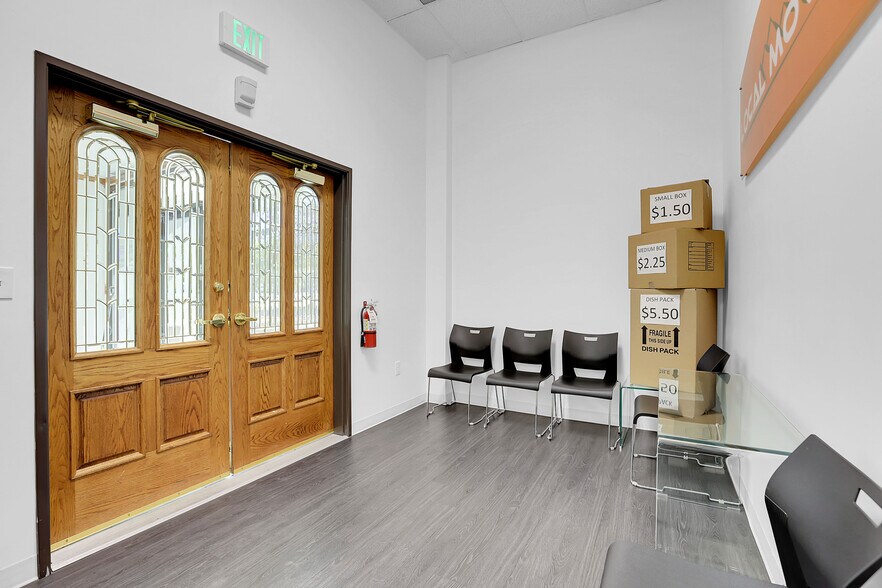 More Photos Of 5555 Joliet St, Denver Warehouse For Lease