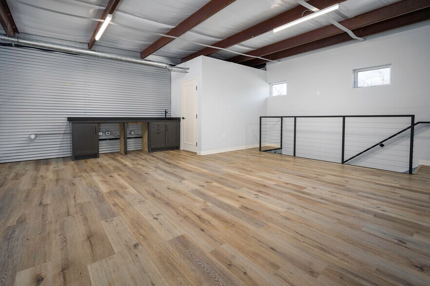 More Photos Of 6679 Prosper Rd, Edmond Showroom For Lease