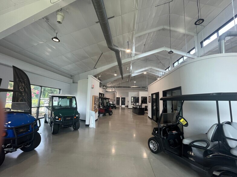 More Photos Of 281 Squankum Rd, Farmingdale Flex For Sale