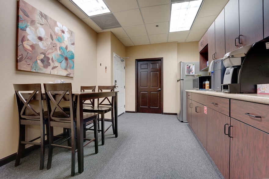 More Photos Of 41911 5th St, Temecula Office For Lease