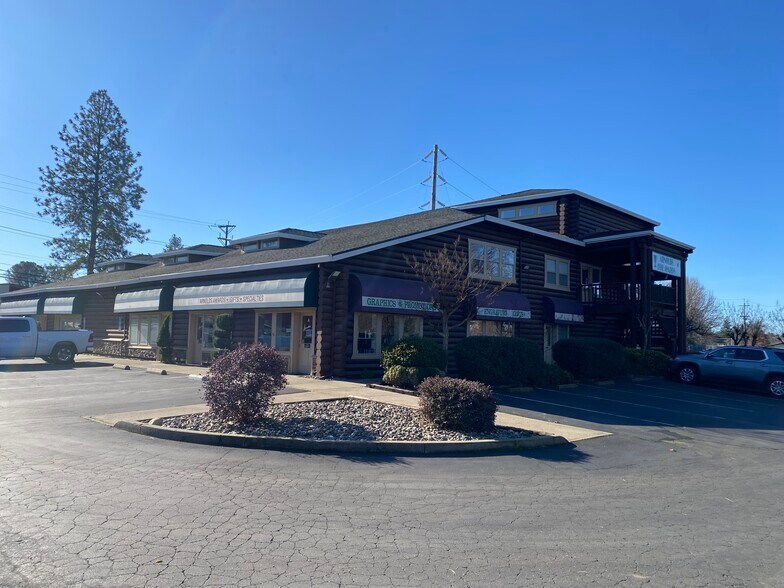 More Photos Of 3971 Durock Rd, Shingle Springs Showroom For Lease