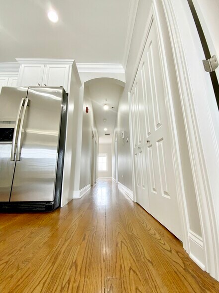 More Photos Of 219 White St, Frankfort Office Residential For Sale