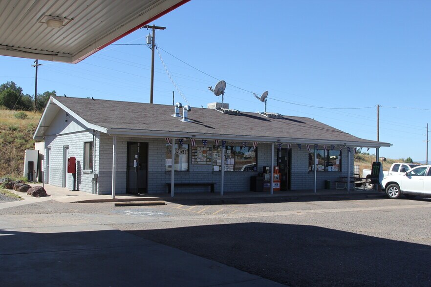 More Photos Of 925 E Interstate 40 Hwy, Ash Fork Service Station For Sale