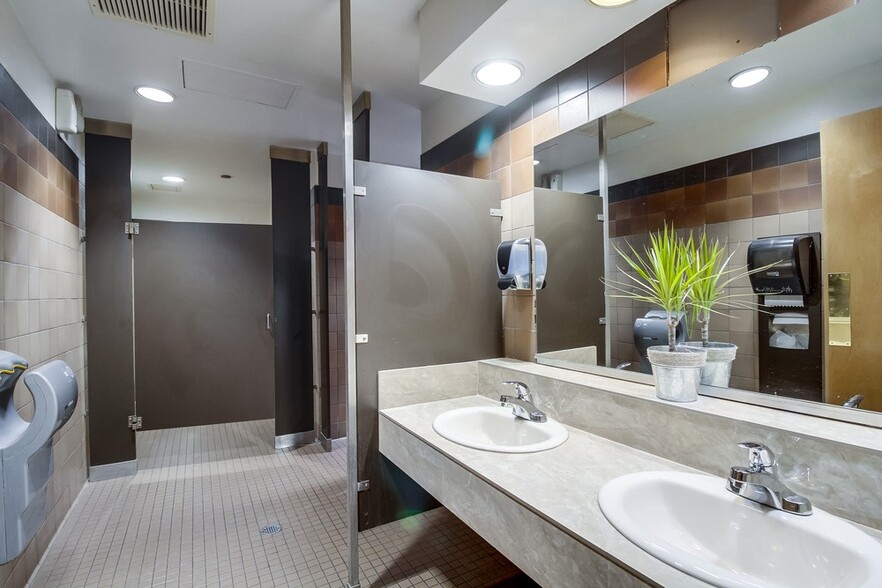 More Photos Of 9625 Black Mountain Rd, San Diego Office For Sale